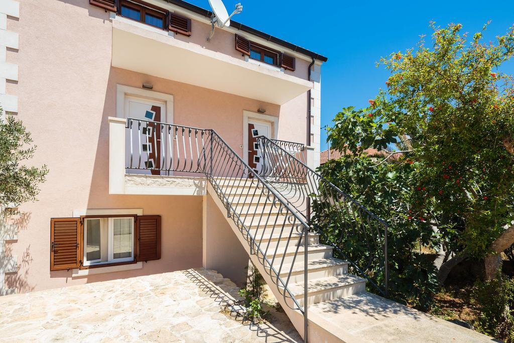 Apartments Judita Супетар Экстерьер фото