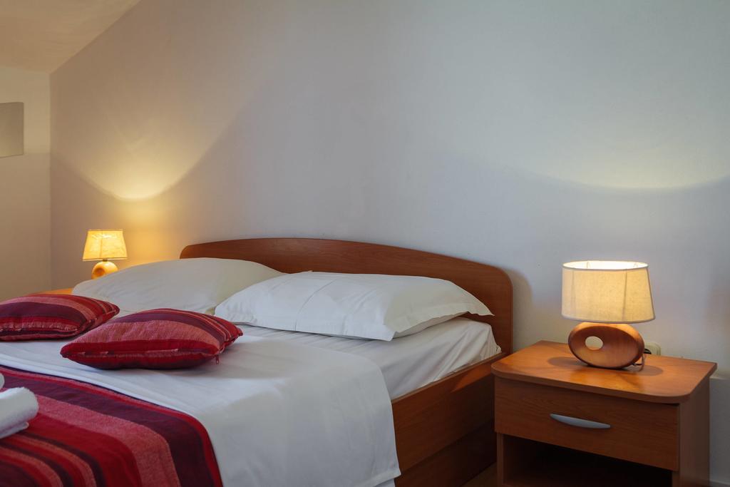 Apartments Judita Супетар Экстерьер фото