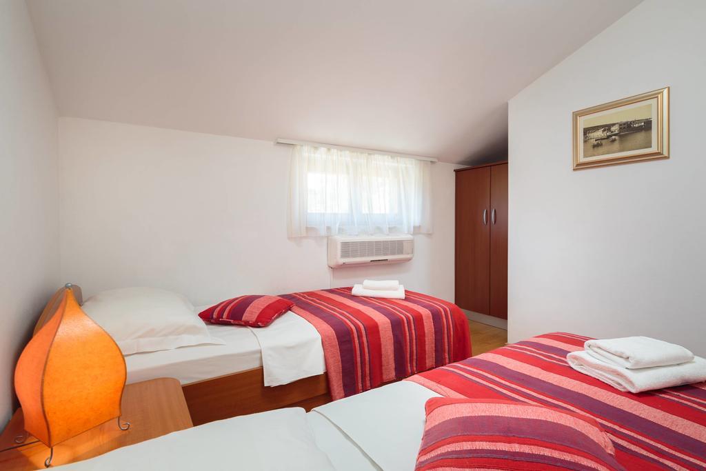 Apartments Judita Супетар Экстерьер фото